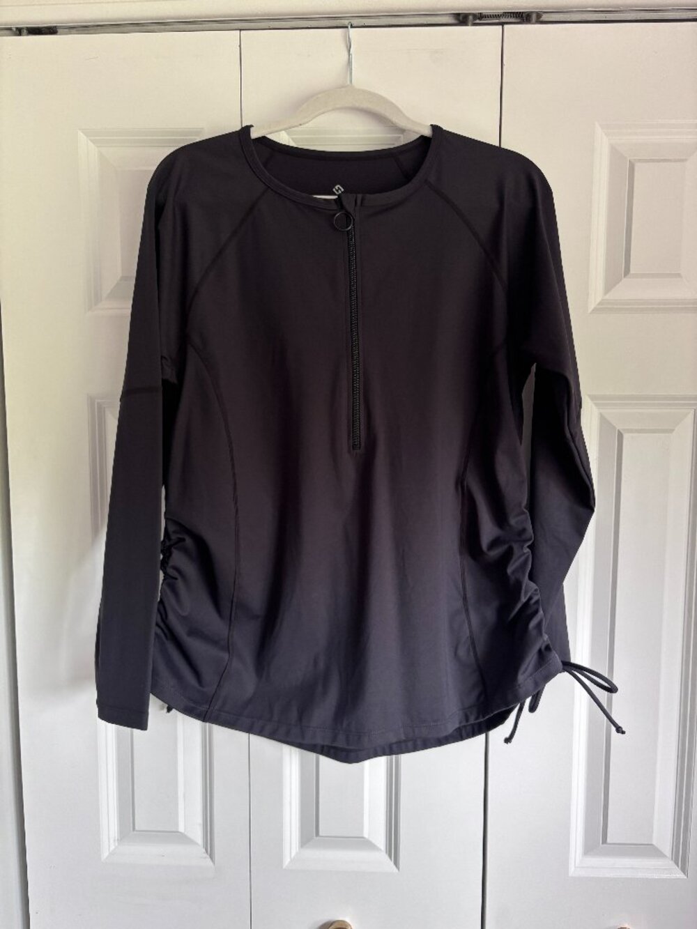 NWOT Superfit Hero Long Sleeve Ruched Swim Rash Guard - Size XL (WaterFit) Black